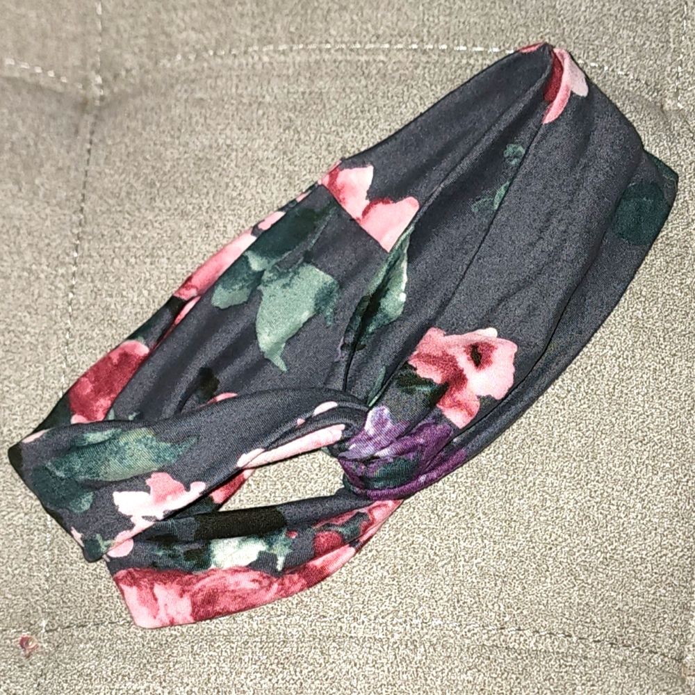Twist headband